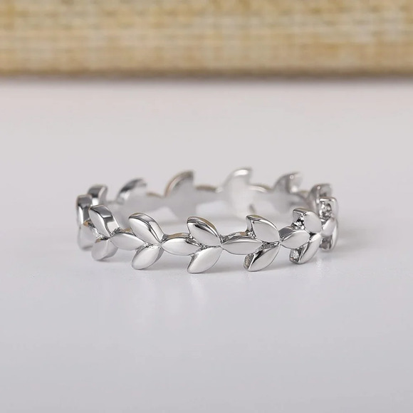 🔥PREMIUM 925 STERLING SILVER DAINTY LEAF ETERNITY BEAUTIFUL RING, K952 - Picture 3 of 5